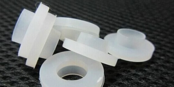 矽膠可以用什麽膠來粘？