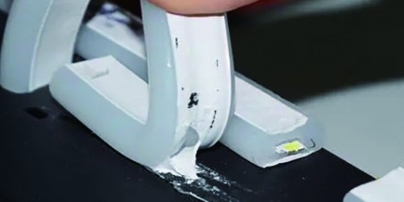 工業快幹膠與普通502膠水的區別是什麽？如何選擇合適產品應用的快幹膠？