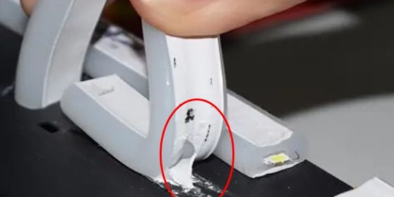 軟pvc與橡膠材質粘接，使用軟PVC膠水可得到理想效果