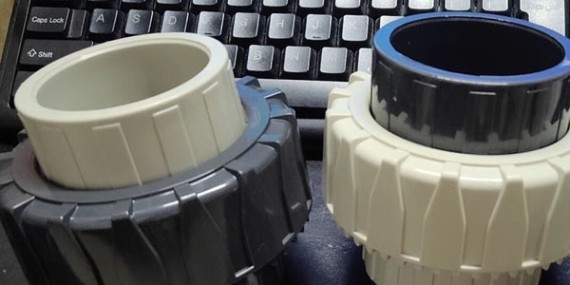 pp粘pvc，小麵積用什麽膠牢固且效率（lǜ）高？