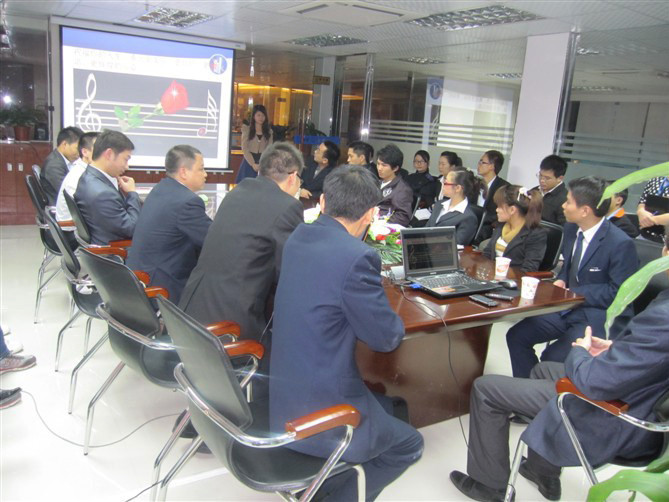 草莓视频cm.888tw膠粘-辦公會議