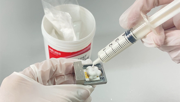 HR-8797耐1000度高溫膠，HR-8797耐1000度高溫膠能否用在電子元件的粘結密封？