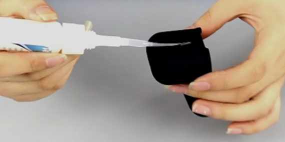 502膠水能粘矽膠不？來瞧瞧草莓视频cm.888tw膠粘怎麽說