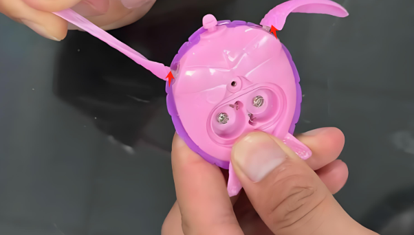 矽膠粘接（jiē），HR-420快幹膠，矽膠玩具小麵積粘接用HR-420快（kuài）幹膠強度（dù）高低白化