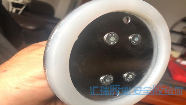 粘（zhān）矽膠防水膠（jiāo）水